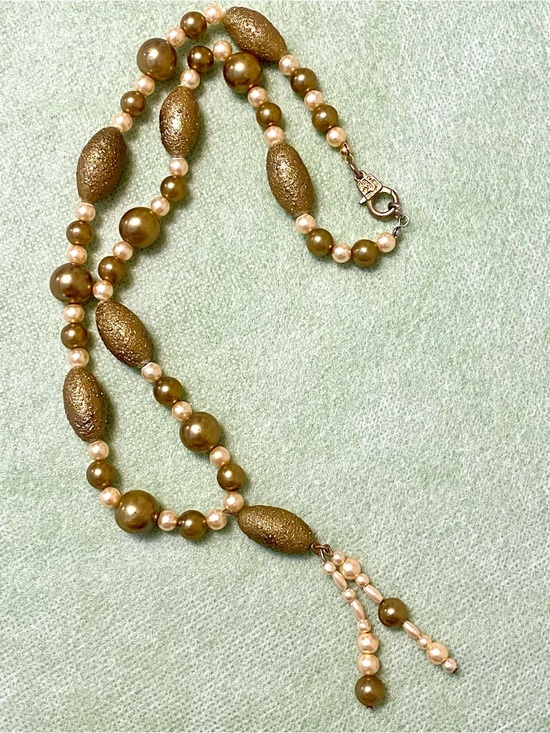 Jewelry - Gold and Ivory Beaded Women's Necklace - Classic Elegant Strand